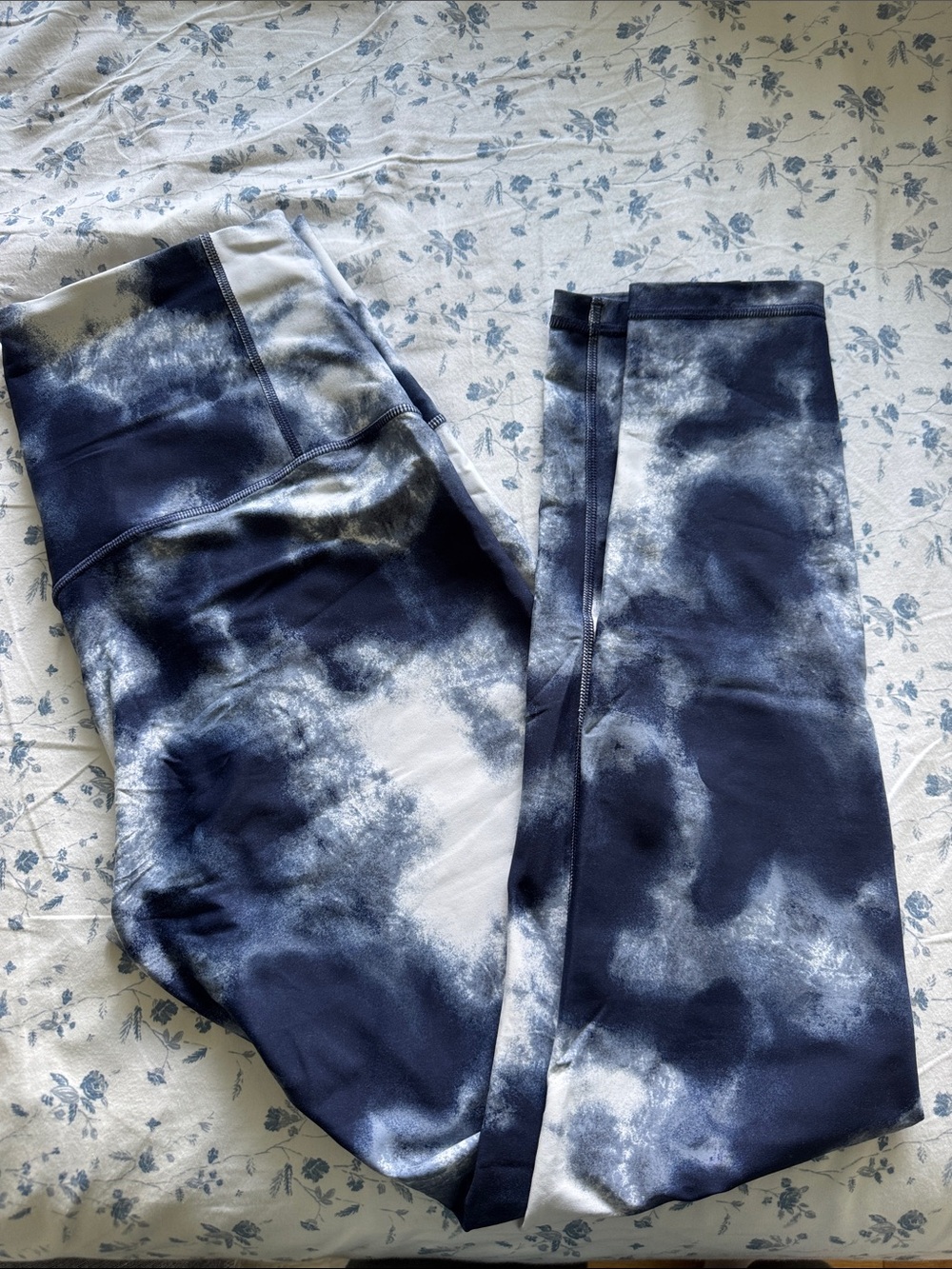Old Navy Navy and White Tie-Dye Leggings